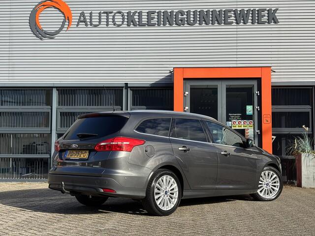 Ford FOCUS Wagon 1.0 Titanium / Allseason Banden / Trekhaak / Airco / Parkeersensoren Voor + Achter /