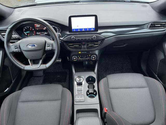Ford FOCUS 125pk EcoB. ST-line X Bns AUTOMAAT/WINTERPACK/CAMERA/ADAPTIVE C.