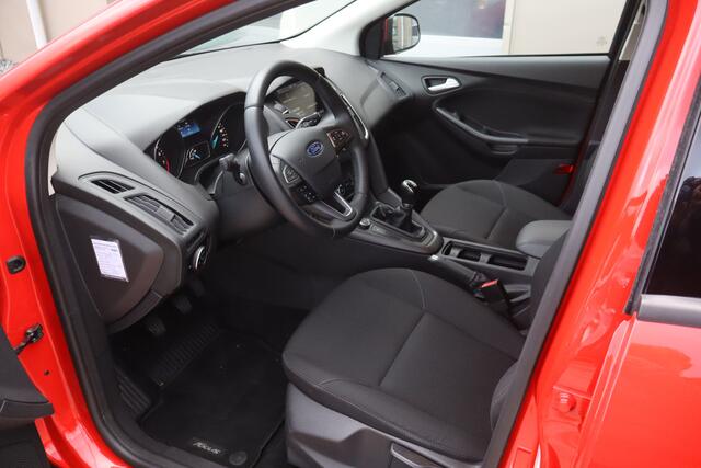 Ford FOCUS 1.0 Trend - NL- Auto!! Airco I Cruise I Navi