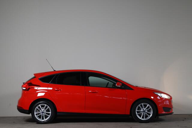 Ford FOCUS 1.0 Trend - NL- Auto!! Airco I Cruise I Navi
