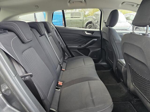 Ford FOCUS Wagon 1.5 EcoBoost Titanium Business 150 pk | 2de eigenaar | Full-led | Trekhaak | 1.500 kg trekgewicht | Camera | Winterpack | Perfect onderhouden!