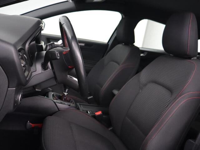 Ford FOCUS 1.0 EcoBoost ST Line | Trekhaak | Keyless | Carplay | Navigatie | Climate control | Full LED | Parkeerhulp | Cruise control