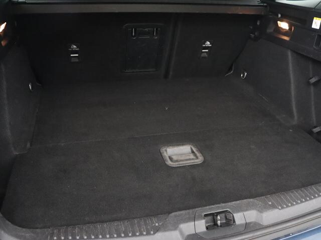 Ford FOCUS 1.0 EcoBoost ST Line | Trekhaak | Keyless | Carplay | Navigatie | Climate control | Full LED | Parkeerhulp | Cruise control