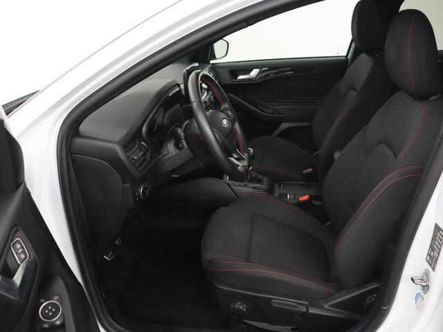 Ford FOCUS 1.5 EcoBoost ST Line | Panoramadak | Adaptive cruise | Stoel & stuurverwarming | Camera | B&O Sound | Carplay | Navigatie | Full LED | Park Assist | Airco