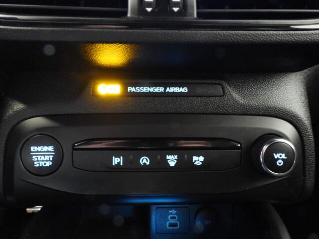 Ford FOCUS Wagon 1.0 EcoBoost Hybrid ST Line NAVI/CAMERA/CLIMA/WINTERPACK/17"LMV!