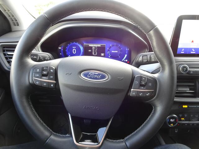 Ford FOCUS 1.0 EcoBoost Hybrid Titanium X Business Automatische airco, navigatie, stoel en stuur verwarming, achteruitrijcamera, afneembare trekhaak, licht metalen velgen, parkeersensoren, enz,enz.