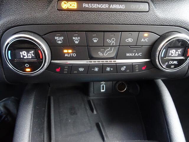 Ford FOCUS 1.0 EcoBoost Hybrid Titanium X Business Automatische airco, navigatie, stoel en stuur verwarming, achteruitrijcamera, afneembare trekhaak, licht metalen velgen, parkeersensoren, enz,enz.