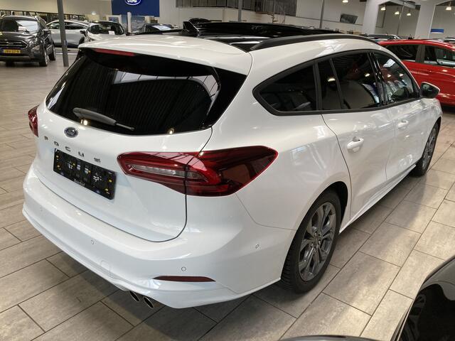 Ford FOCUS Wagon ST-Line X EcoBoost Hybrid 155 pk I Pano | Winter Pack | Adapt. cruise | All Seasons | HUD | Elek. Klep | Fabr. Gar. 02-2029