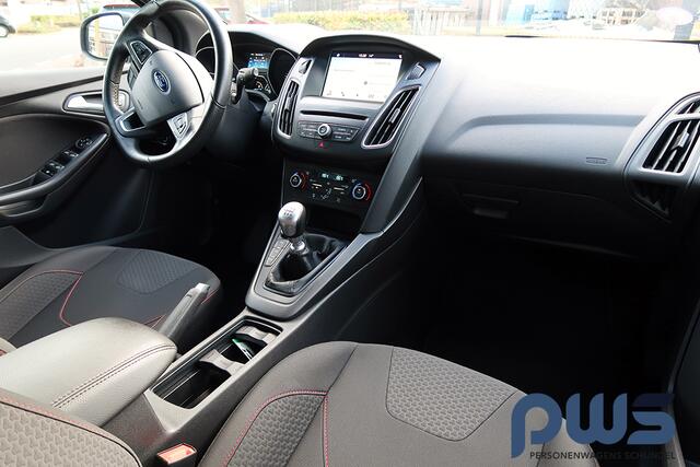 Ford FOCUS Wagon 1.0 ST-Line Navi / Clima / Cruise / Carplay / 18"/ PDC / Verw. Voorruit / NL auto / Topconditie