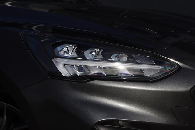 Ford FOCUS Wagon 1.0 EcoBoost Hybrid ST-Line | Camera | Trekhaak | Winter Pakket |