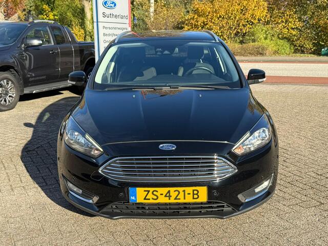 Ford FOCUS Wagon 1.0 EcoBoost Titanium 125pk | Trekhaak | Winterpack | Parkeersensoren | Navigatie