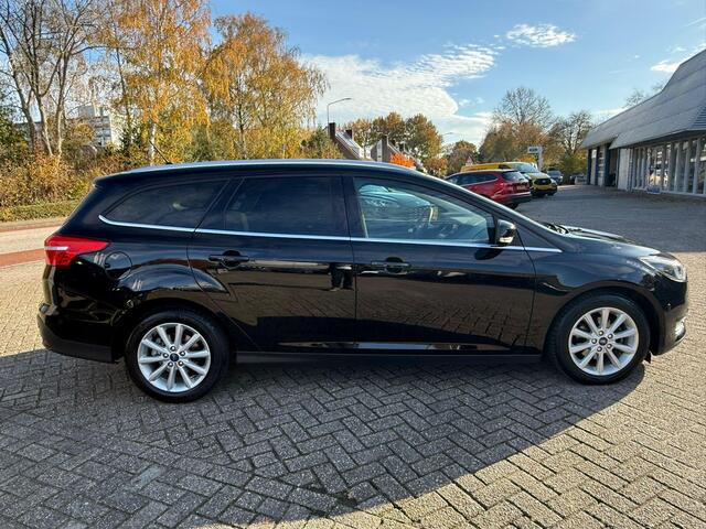 Ford FOCUS Wagon 1.0 EcoBoost Titanium 125pk | Trekhaak | Winterpack | Parkeersensoren | Navigatie