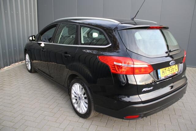 Ford FOCUS Wagon 1.5 Titanium Edition - NAVIGATIE - CAMERA - PDC - TREKHAAK - 1e EIGENAAR