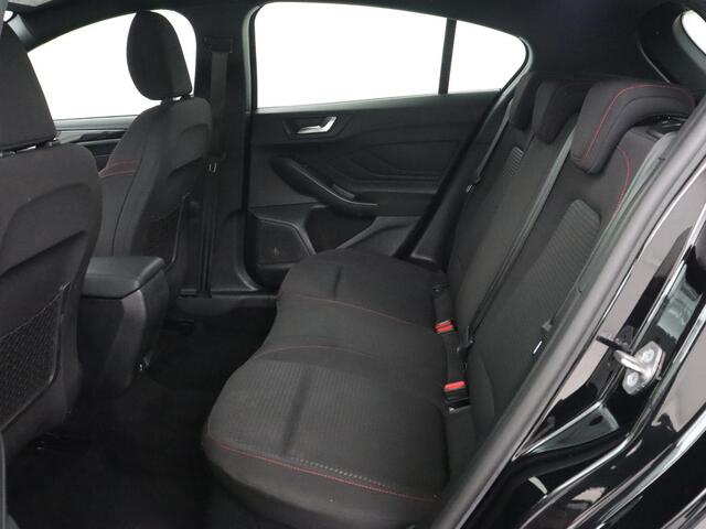 Ford FOCUS 1.0 EcoBoost Hybrid ST Line | Trekhaak | Camera | Carplay | Navigatie | Full LED | Keyless | Climate control | Cruise control | Bluetooth | Parkeerhulp | Sportstoelen