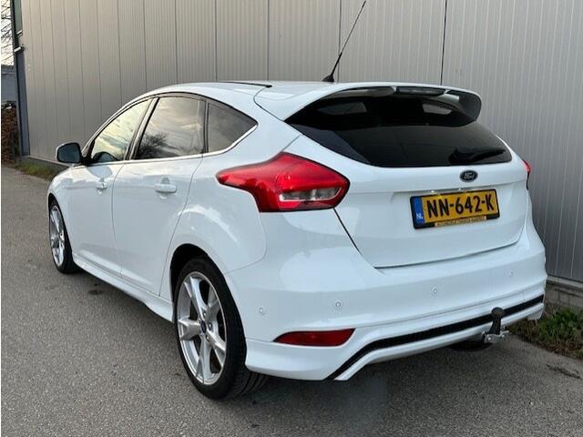 Ford FOCUS 1.0 Titanium Luxe uitv, nieuwstaat