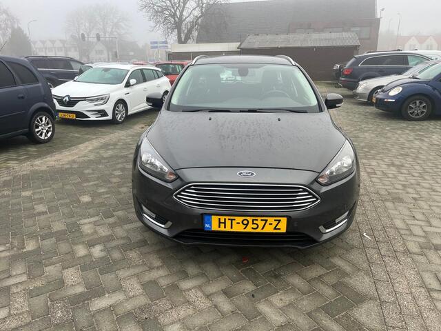Ford FOCUS Wagon 1.5 Titanium Edition parkeersensoren ecc navi lm velgen