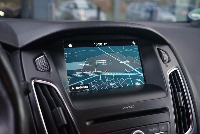 Ford FOCUS 1.0 ST-Line , Deep Impact Blue, PDC, Dealer-OH, Nieuwe Distributie.