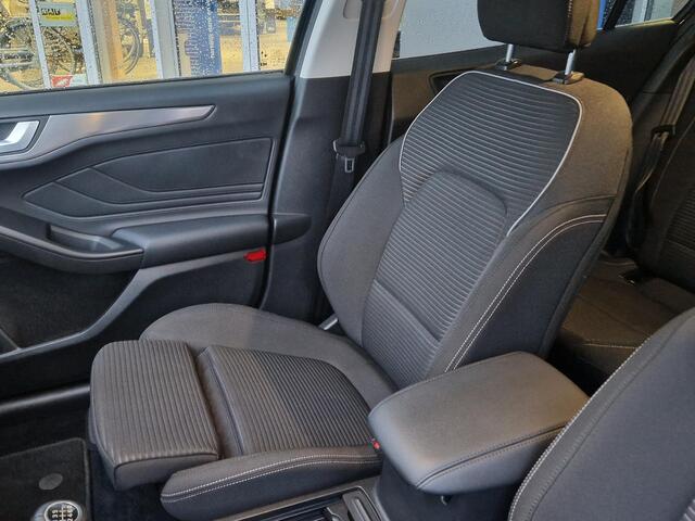 Ford FOCUS Wagon 1.0 EcoBoost Titanium Business | Dealeronderhouden! | 1e Eig | Trekhaak | AGR Stoelen | Full LED | Climate Control | Cruise Control |