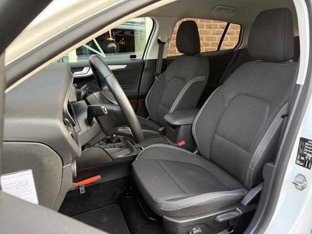 Ford FOCUS 1.0 EcoB. Tr Ed. bns TREKHAAK / CARPLAY / ANDROID / DAB+ / NAVI