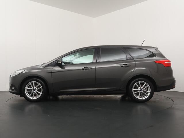 Ford FOCUS Wagon 1.0 Lease Edition - Navigatie - Apple Carplay/Android Auto - Lichtmetalen velgen