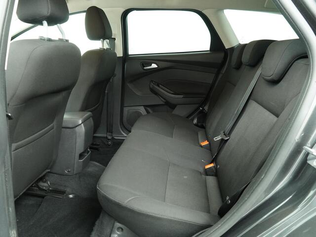 Ford FOCUS Wagon 1.0 Lease Edition - Navigatie - Apple Carplay/Android Auto - Lichtmetalen velgen