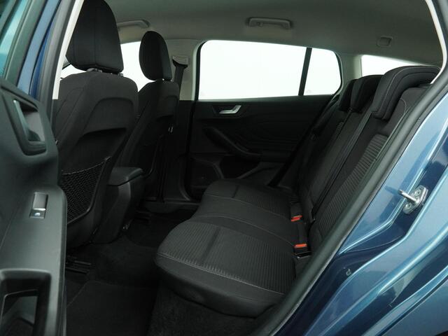 Ford FOCUS Wagon 1.0 EcoBoost Titanium Business - Navigatie - Climate Control - Trekhaak wegklapbaar
