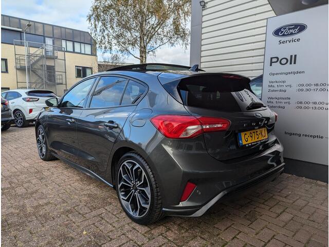 Ford FOCUS 1.5 EcoBoost 182pk ST Line Panoramadak Trekhaak Navi B&O 18" LM velgen Privacy Glass NL-Auto 5drs