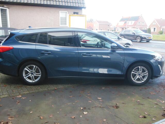 Ford FOCUS Wagon 1.5 EcoBlue Trend Edition Business Staat in De Krim