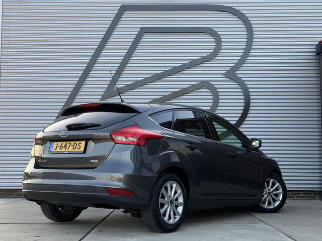 Ford FOCUS 1.0 Titanium 1e Eigenaar,Navi,Clima,Cruise,PDC,Stoelverwarming,Dealer Onderhouden,APK tot 09-2026
