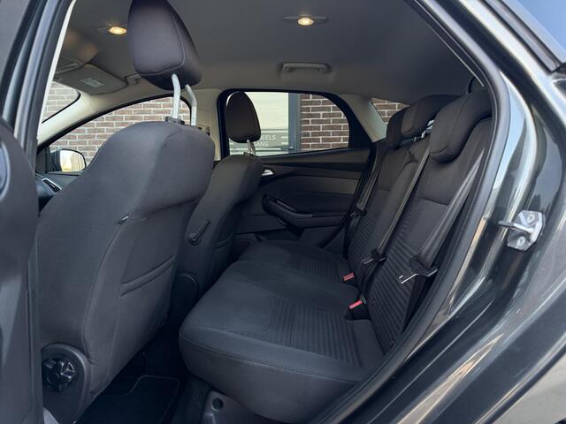 Ford FOCUS 1.0 Titanium 1e Eigenaar,Navi,Clima,Cruise,PDC,Stoelverwarming,Dealer Onderhouden,APK tot 09-2026
