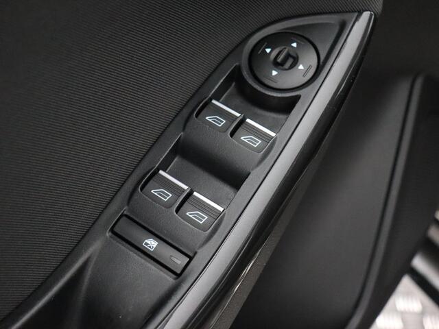 Ford FOCUS Wagon 1.5 Titanium (Trekhaak / Stoel-Stuur-Voorruitverwarming)