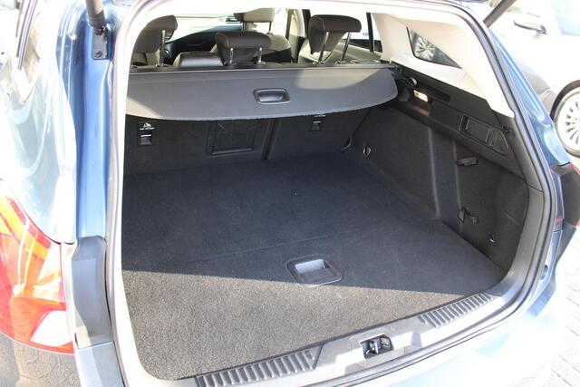 Ford FOCUS Wagon 1.0 EcoBoost Hybrid Titanium X Business Armsteun | Navigatiesysteem | Cruise control | Achterruitrij camera