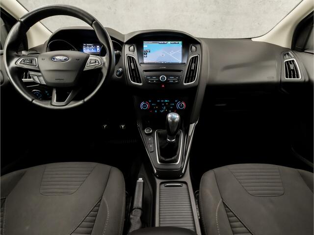 Ford FOCUS Wagon 1.5 ST-Line Titanium 150Pk (NAVIGATIE, CLIMATE, GETINT GLAS, TREKHAAK, STUUR/STOELVERWARMING, SPORTSTOELEN, CRUISE, LM VELGEN, NIEUWSTAAT)
