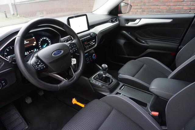 Ford FOCUS Wagon 1.0 EcoB.125pk Hybrid Business/Winterpakket/ Dealeronderhouden/1e Eigenaar.