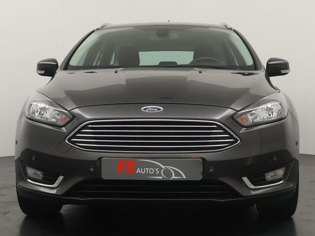 Ford FOCUS Wagon 1.5 Titanium - Navigatie - Climate Control - Trekhaak