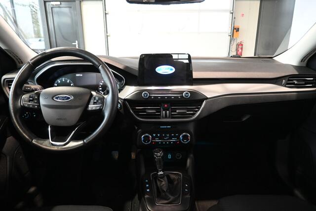 Ford FOCUS 1.0 EcoBoost ST Line Business Navigatie Carplay Stoelverwarming Trekhaak Inruil Mogelijk!