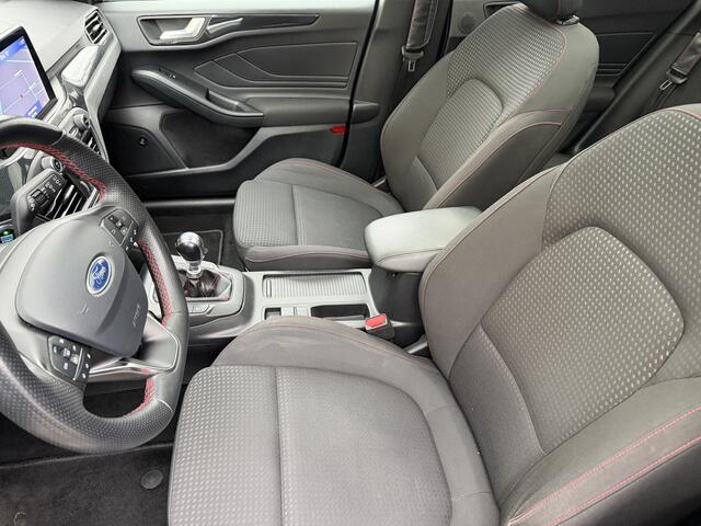 Ford FOCUS 1.0 EcoBoost ST Line Business * Panoramadak * Head-Up * Led * Navi * Bose * Key-Less * Climatronic *