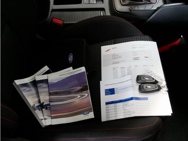 Ford FOCUS 1.0 125pk ST-Line Bus. AC/Navi/PDC/Carplay (all-incl. prijs)