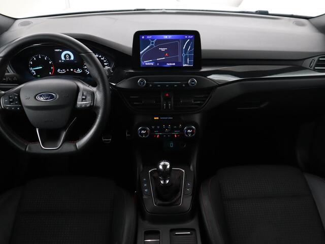 Ford FOCUS 1.0 EcoBoost ST Line | Panoramadak | Half leder | Trekhaak | Stoelverwarming | Carplay | Camera | Keyless | Navigatie | Climate control | Bluetooth | Parkeerhulp