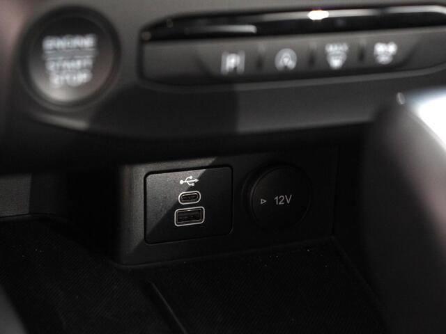 Ford FOCUS 1.0 EcoBoost 155pk Hybrid Automaat Active X | Navigatie | Apple Carplay/Android Auto | Climate Control | Camera | Parkeer sensoren | B&O | Dab | Led | Lichtmetalen velgen