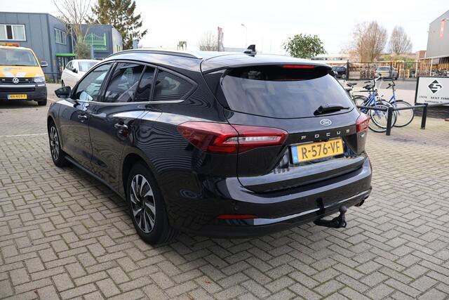 Ford FOCUS Wagon 1.0 EcoBoost Hybrid Titanium X 1e Eigenaar | Volledig Onderh | BTW | NL-Auto | Elek Trekhaak | Camera | Elek Klep | Navi | Carplay | Full Led | Cruise | DAB | PDC | Bots | Keyless