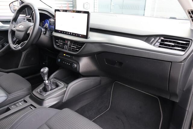 Ford FOCUS Wagon 1.0 EcoBoost Hybrid Titanium X 1e Eigenaar | Volledig Onderh | BTW | NL-Auto | Elek Trekhaak | Camera | Elek Klep | Navi | Carplay | Full Led | Cruise | DAB | PDC | Bots | Keyless