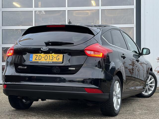 Ford FOCUS 1.0 EcoBoost Titanium 125pk Automaat | Apple Carplay/Android Auto | Bluetooth | Cruise control | Lichtmetalen velgen 16" | Navigatiesysteem full map | Parkeersensor voor en achter | Voorstoelen verwarmd | Zeer compleet!