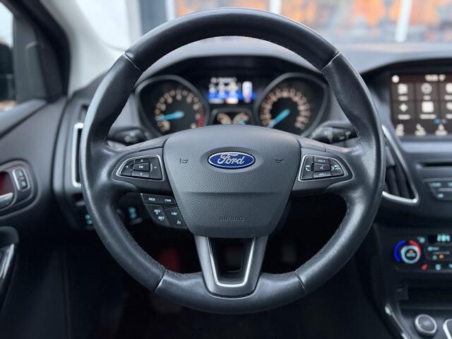 Ford FOCUS 1.0 EcoBoost Titanium 125pk Automaat | Apple Carplay/Android Auto | Bluetooth | Cruise control | Lichtmetalen velgen 16" | Navigatiesysteem full map | Parkeersensor voor en achter | Voorstoelen verwarmd | Zeer compleet!