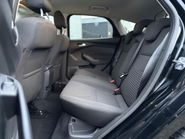 Ford FOCUS 1.0 EcoBoost Titanium 125pk Automaat | Apple Carplay/Android Auto | Bluetooth | Cruise control | Lichtmetalen velgen 16" | Navigatiesysteem full map | Parkeersensor voor en achter | Voorstoelen verwarmd | Zeer compleet!