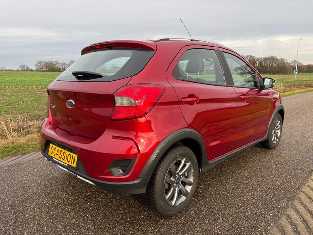 Ford KA + ULTIMATE / APPLE CARPLAY / BOMVOL / NETTE STAAT