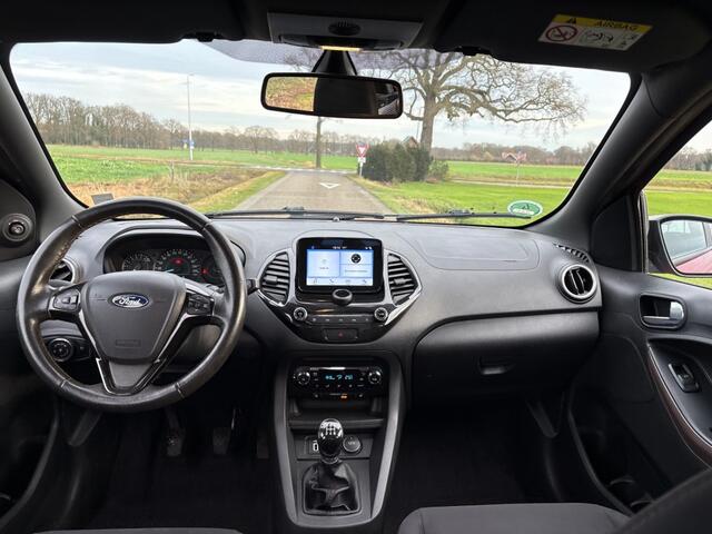 Ford KA + ULTIMATE / APPLE CARPLAY / BOMVOL / NETTE STAAT