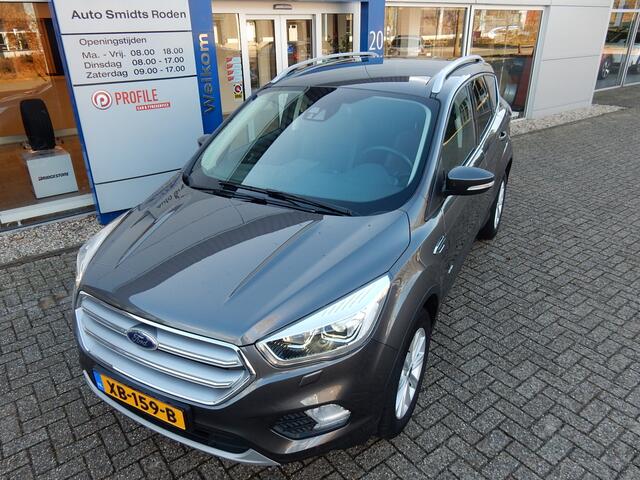 Ford KUGA 182PK EcoBoost Titanium Automaat | Xenon | Elektr. achterklep | Elektr. trekhaak | Winter Pack |