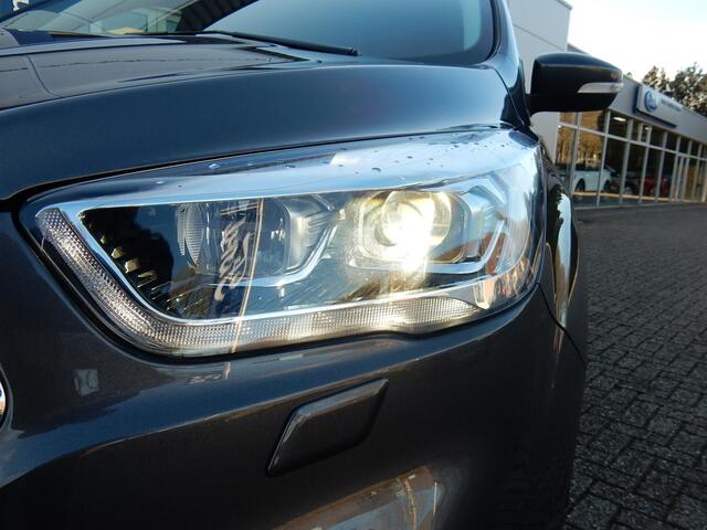 Ford KUGA 182PK EcoBoost Titanium Automaat | Xenon | Elektr. achterklep | Elektr. trekhaak | Winter Pack |