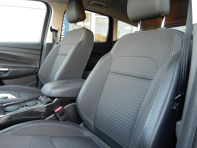 Ford KUGA 182PK EcoBoost Titanium Automaat | Xenon | Elektr. achterklep | Elektr. trekhaak | Winter Pack |